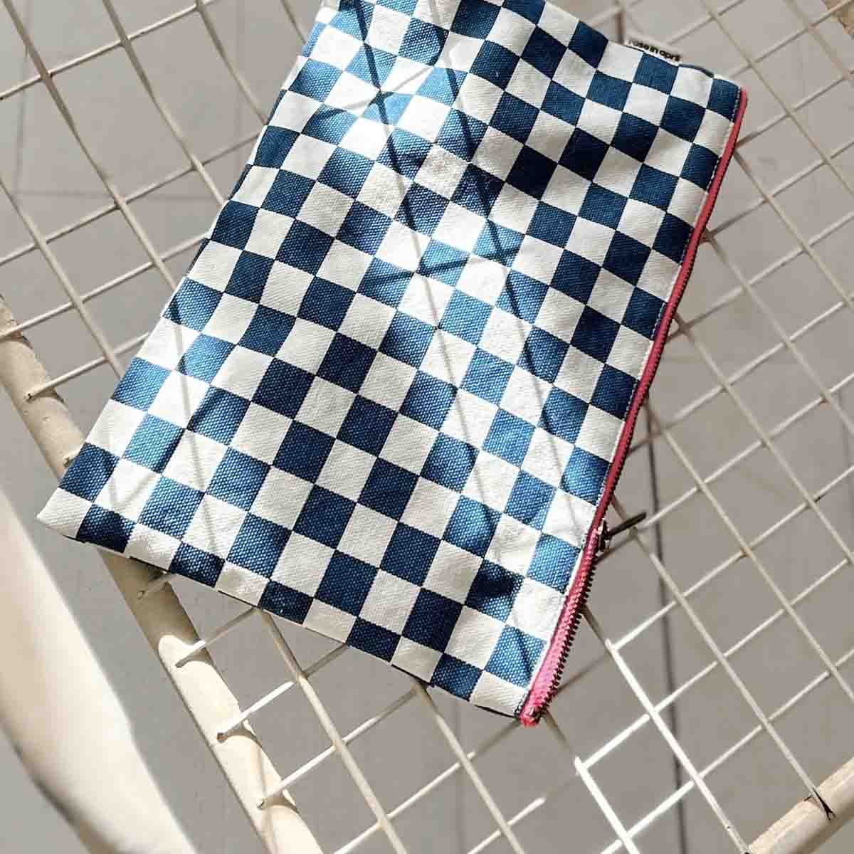Lili pouch Checkerboard Navy- Rose in April - slika 2