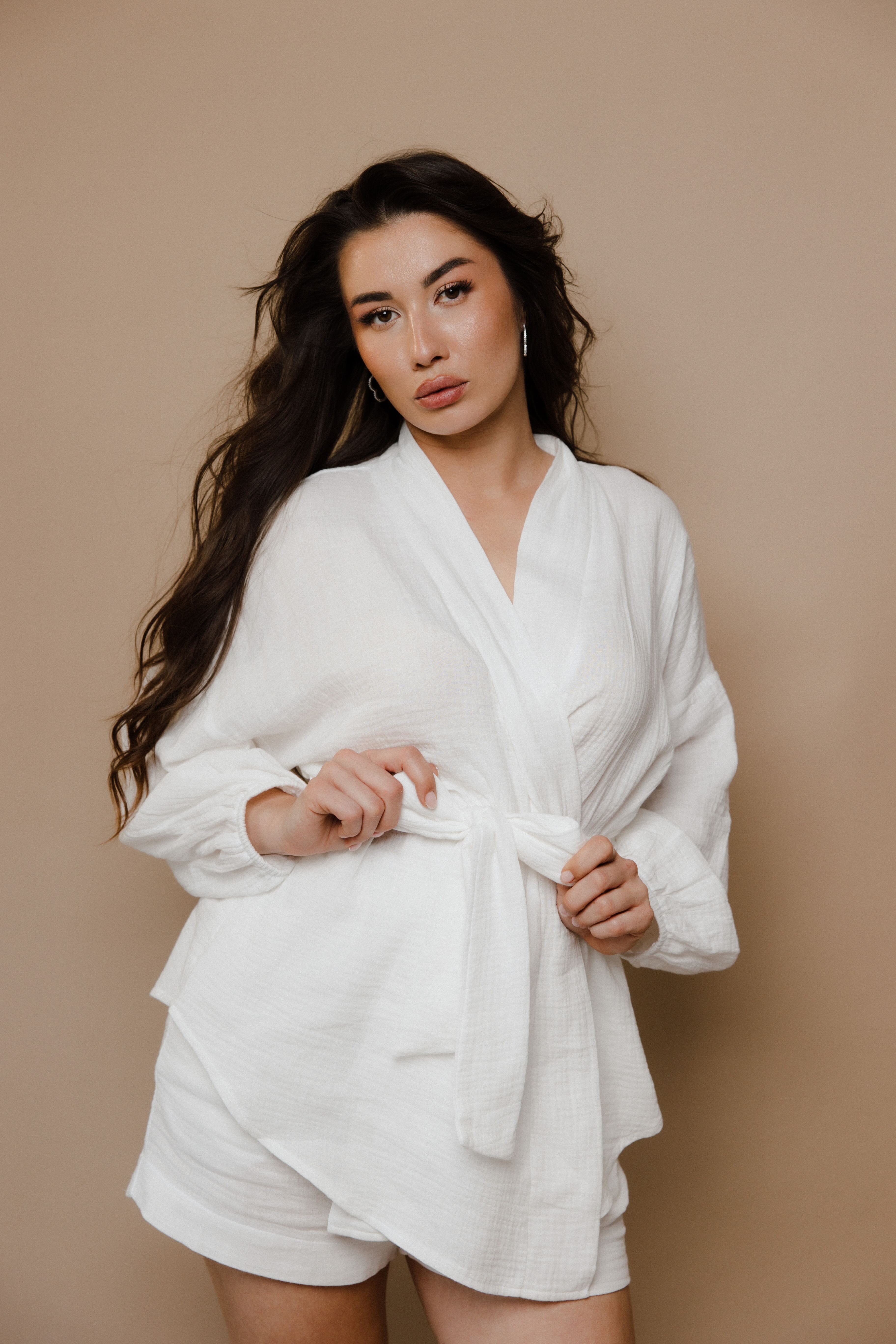 Aura Short Kimono – White – UNSEEN