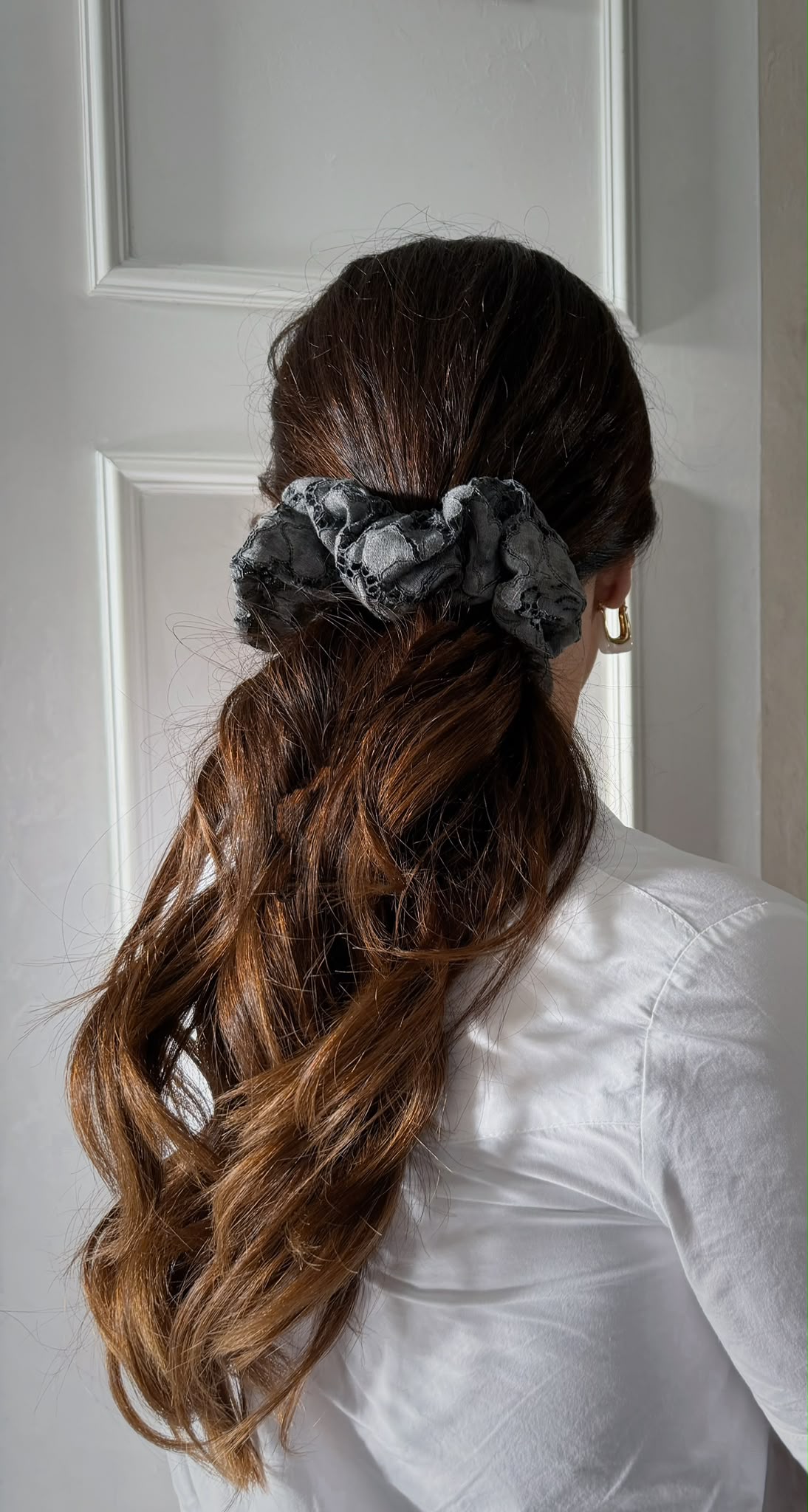 Grey XL Lace scrunchy - slika 6