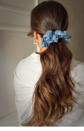 Baby blue Unseen XL Lace Scrunchie  – UNSEEN
