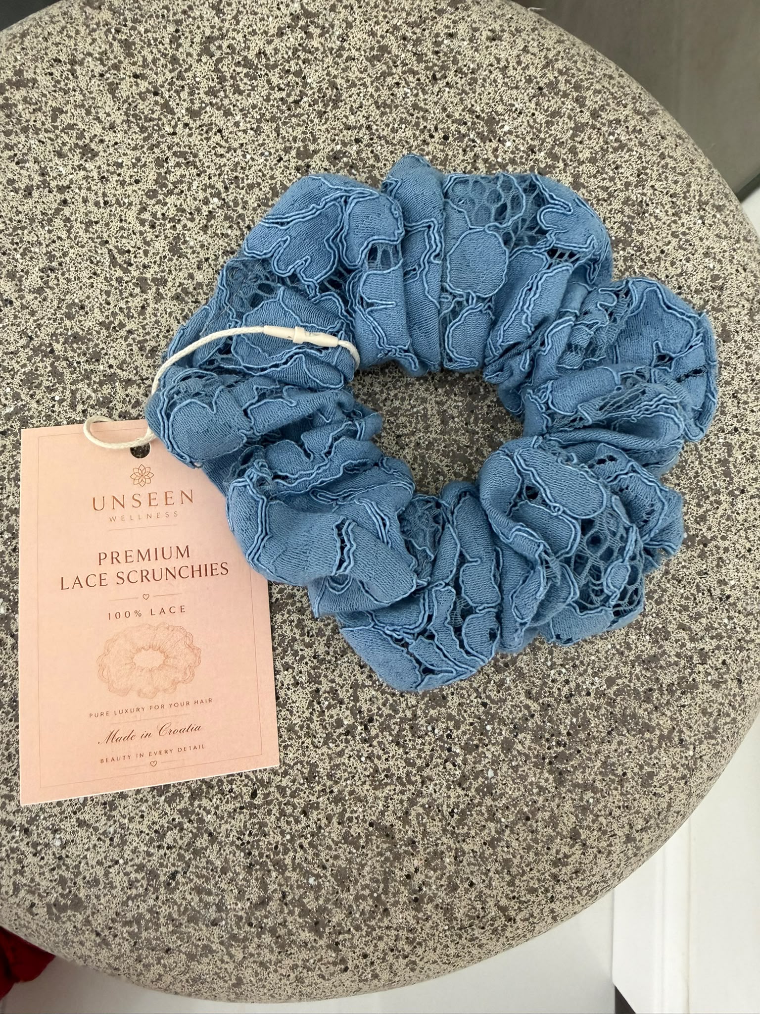 Baby blue Unseen XL Lace Scrunchie  - slika 2